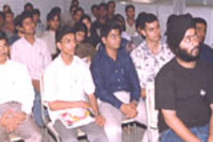 RK College of Systems and Management campus in Firozabad, Uttar Pradesh, India — photo 5
