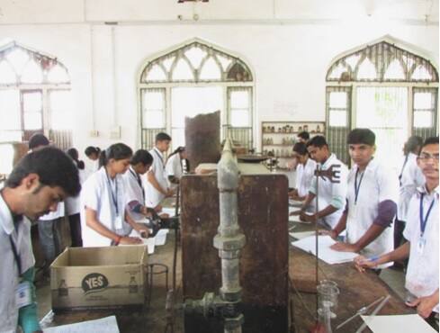 Bahauddin Science College campus in Junagadh, Gujarat, India — photo 4