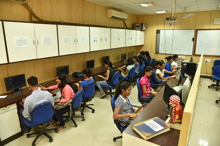 Sydenham College of Commerce and Economics campus in Mumbai, Maharashtra, India — photo 5