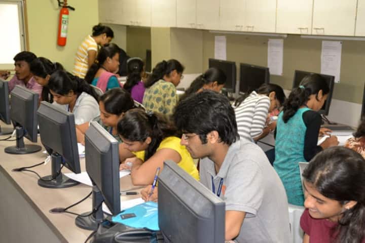 RA Podar College of Commerce and Economics campus in Mumbai, Maharashtra, India — photo 4