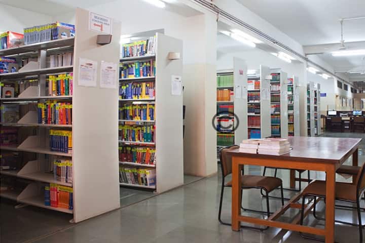 Sinhgad College of Pharmacy campus in Pune, Maharashtra, India — photo 5