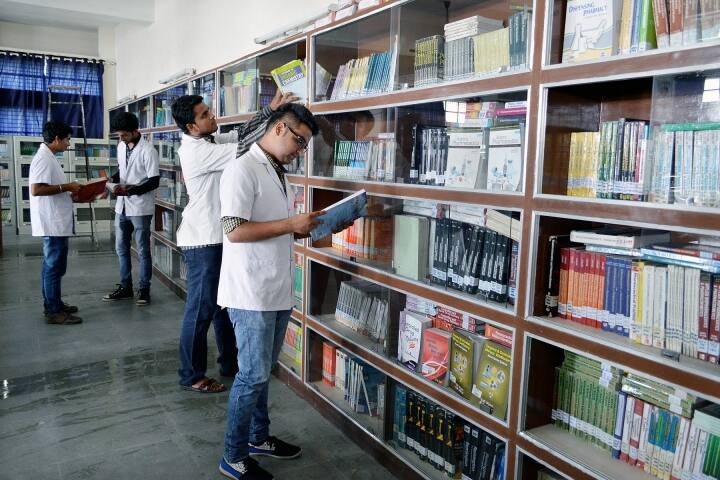Guru Nanak College of Pharmacy campus in Nagpur, Maharashtra, India — photo 4