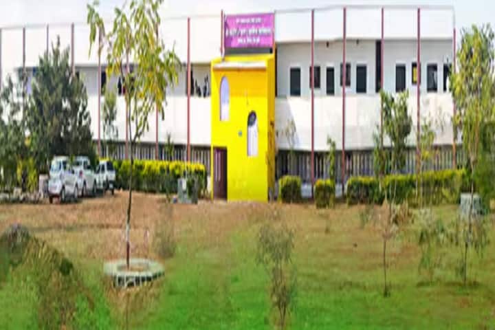 Shri Padmamani Jain Arts and Commerce College campus in Pabal, Maharashtra, India — photo 1