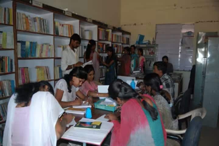 Shri Padmamani Jain Arts and Commerce College campus in Pabal, Maharashtra, India — photo 2