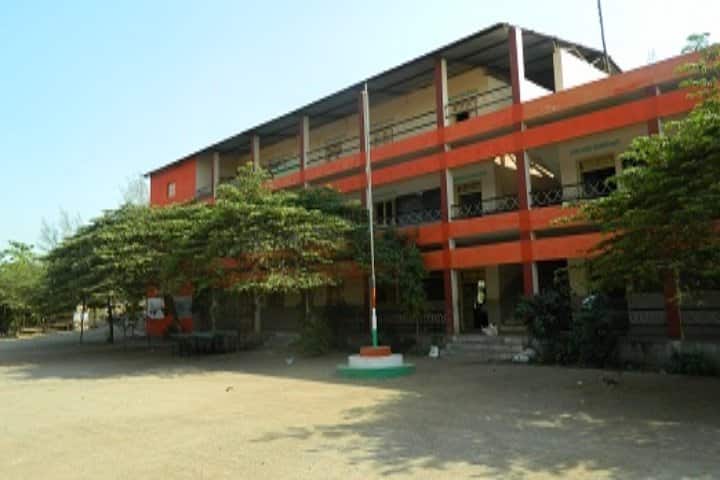 Savitribai College of Arts campus in Pimpalgaon Pisa, Maharashtra, India — photo 1