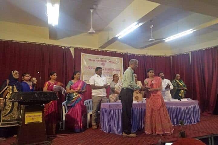 Union Education Society's Mahila Mahavidyalaya campus in Solapur, Maharashtra, India — photo 4