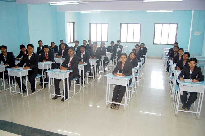 Adarsh Shikshan Prasarak Mandal's KT Patil College of MBA campus in Osmanabad, Maharashtra, India — photo 1