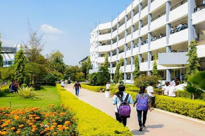 SM Joshi College campus in Pune, Maharashtra, India — photo 2