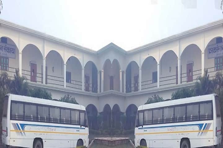 Lakshmi Narayan Mahavidyalaya campus in Mau, Uttar Pradesh, India — photo 1