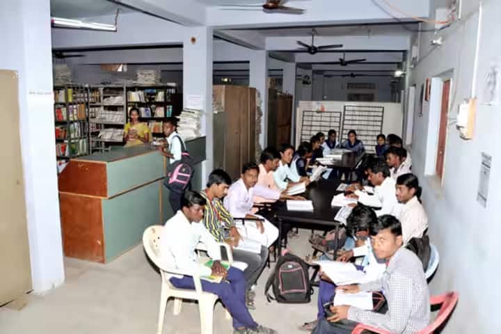 Mahatma Jyotiba Phule Maha Vidyalaya campus in Mukhed, Maharashtra, India — photo 3