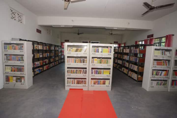 Sant Gadge Maharaj Mahavidyalaya campus in Hingna, Maharashtra, India — photo 2