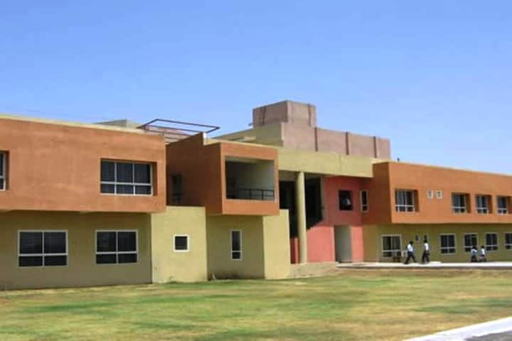 Acropolis Faculty of Management and Research campus in Manglaya Sadak, Madhya Pradesh, India — photo 1