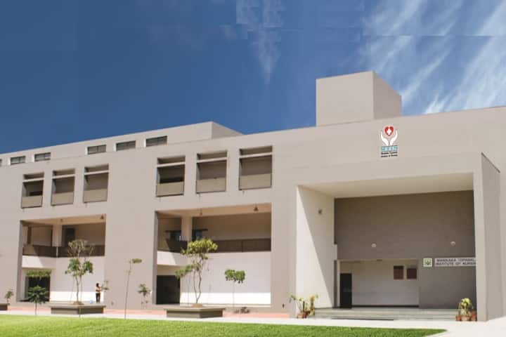 Manikaka Topawala Institute of Nursing campus in Changa, Gujarat, India — photo 1