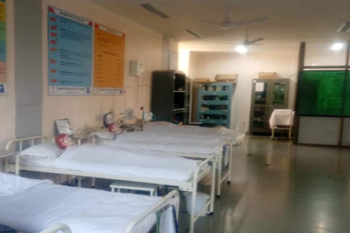 Manikaka Topawala Institute of Nursing campus in Changa, Gujarat, India — photo 5