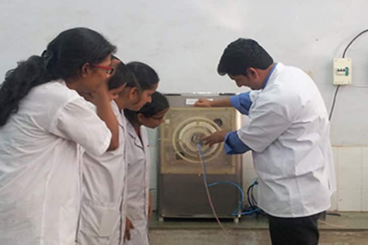 C U Shah College of Pharmacy for Women campus in Mumbai, Maharashtra, India — photo 4