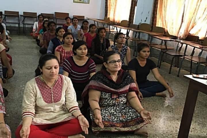 C U Shah College of Pharmacy for Women campus in Mumbai, Maharashtra, India — photo 5