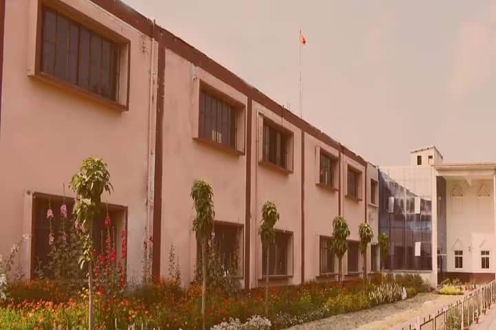 TRC Mahavidyalaya campus in Barabanki, Uttar Pradesh, India — photo 1