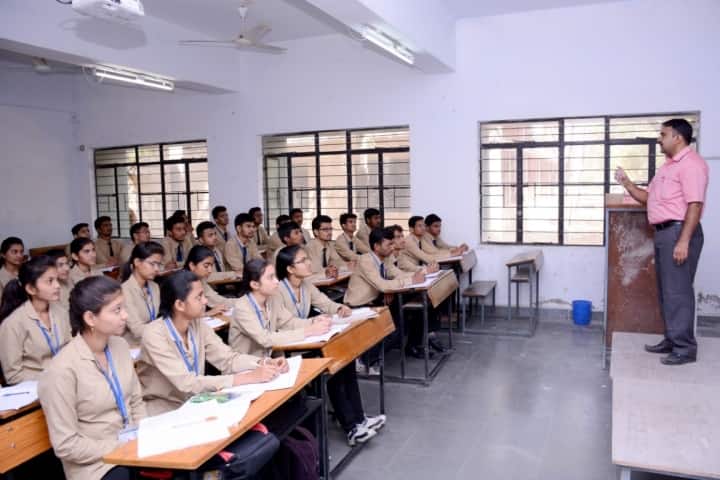 Sanjivani Rural Education Society's Sanjivani College of Pharmaceutical Education and Research campus in Kopargaon, Maharashtra, India — photo 3