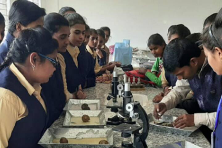 BNS Mahila Mahavidyalaya campus in Varanasi, Uttar Pradesh, India — photo 3