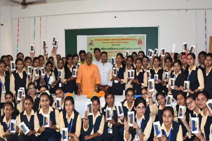 BNS Mahila Mahavidyalaya campus in Varanasi, Uttar Pradesh, India — photo 4