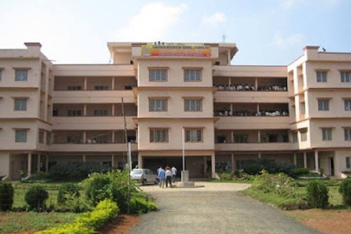 Chaitanya Institute of Science and Technology campus in Kakinada, Andhra Pradesh, India — photo 1