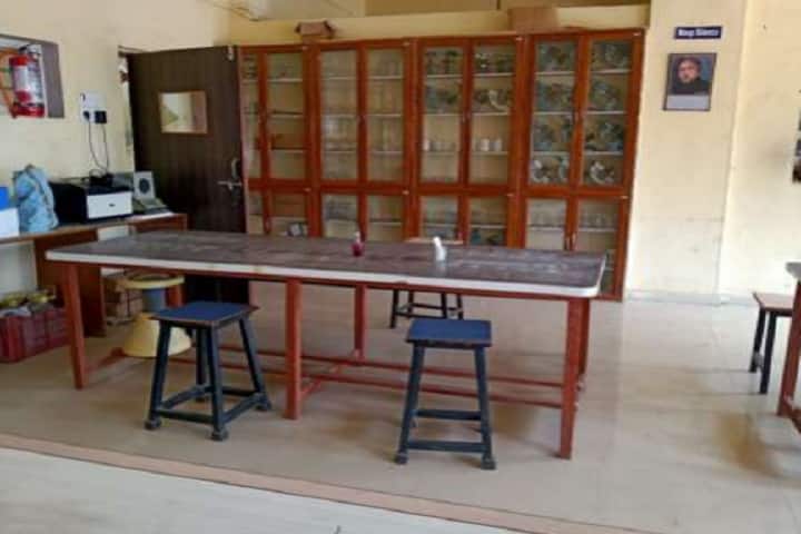 Comrade Godavari Shamrao Parulekar College of Arts Commerce and Science campus in Talasari, Maharashtra, India — photo 4