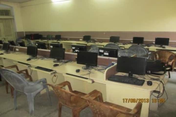 MTB  Arts College campus in Surat, Gujarat, India — photo 3