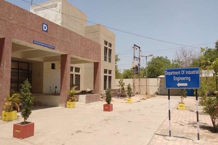 L.E. College or LEC Morbi campus in Morbi, Gujarat, India — photo 2