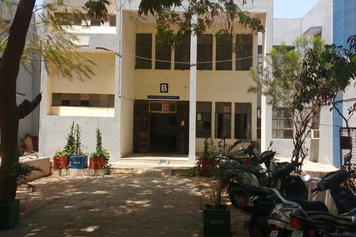 L.E. College or LEC Morbi campus in Morbi, Gujarat, India — photo 4