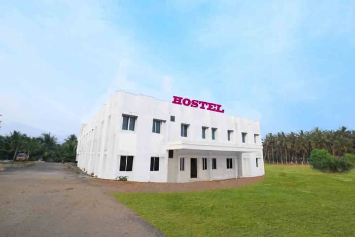 Dhaanish Ahmed Institute of Technology campus in Coimbatore, Tamil Nadu, India — photo 3