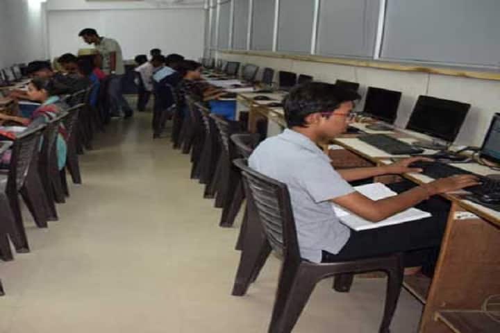 Shri DM Patel Arts and Shri SS Patel Commerce College campus in Anand, Gujarat, India — photo 3