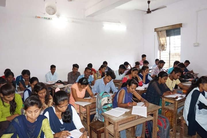 Shivaji Mahavidyalaya campus in Gadchiroli, Maharashtra, India — photo 3