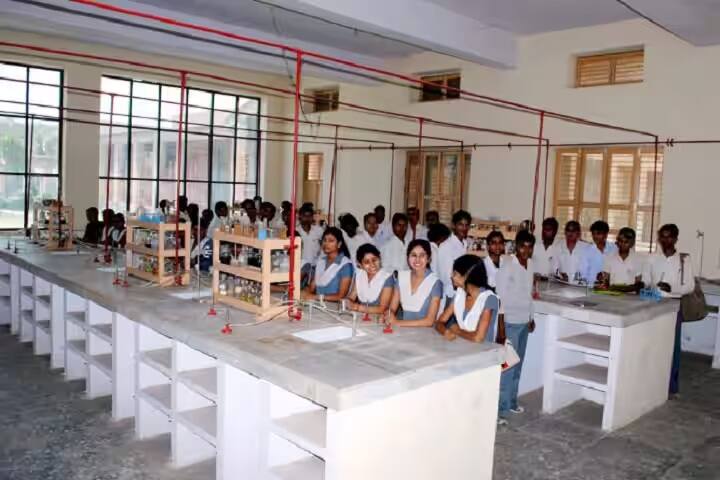 Smt Genda Devi Mahavidyalaya campus in Etah, Uttar Pradesh, India — photo 4