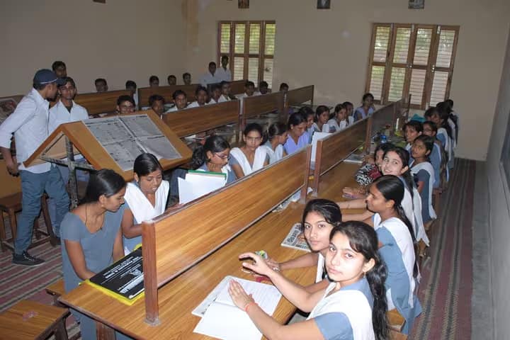 Smt Genda Devi Mahavidyalaya campus in Etah, Uttar Pradesh, India — photo 5