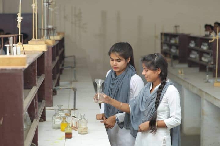Shri Girraj Maharaj College campus in Mathura, Uttar Pradesh, India — photo 3