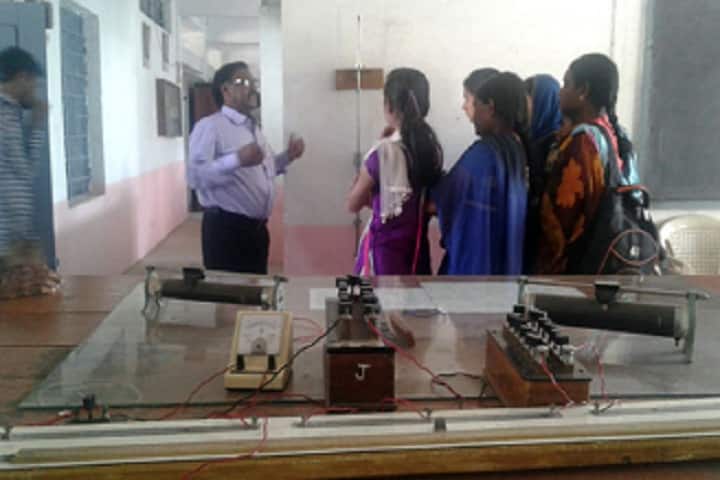 Shri Pandit Guru Pardikar Mahavidyalaya campus in Beed, Maharashtra, India — photo 3