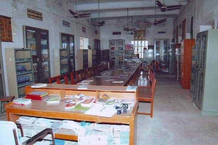 Indira Gandhi Balika Niketan Mahila Shiksha Mahavidyalaya campus in Jhunjhunu, Rajasthan, India — photo 3