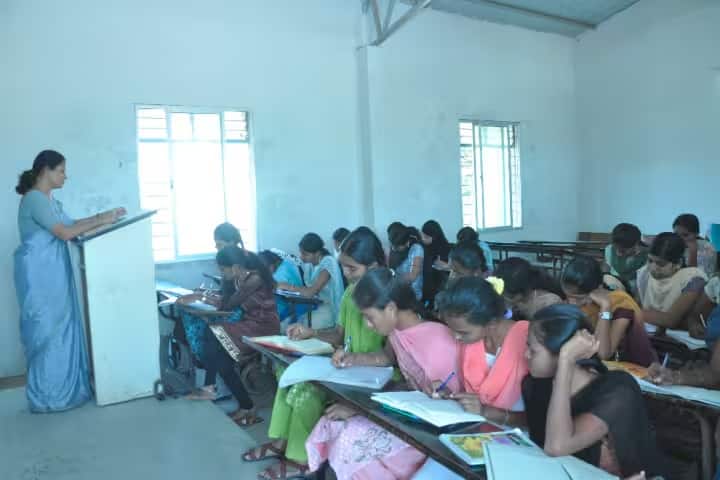 Sri Jagadguru Murugharajendra Arts College for Women campus in Chitradurga, Karnataka, India — photo 2