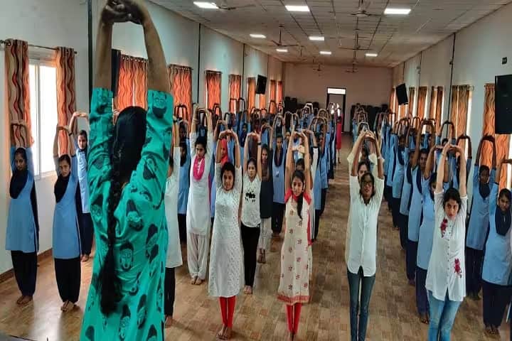 Sri Jagadguru Murugharajendra Arts College for Women campus in Chitradurga, Karnataka, India — photo 3