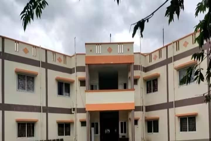 Sri Jagadguru Murugharajendra Arts College for Women campus in Chitradurga, Karnataka, India — photo 4