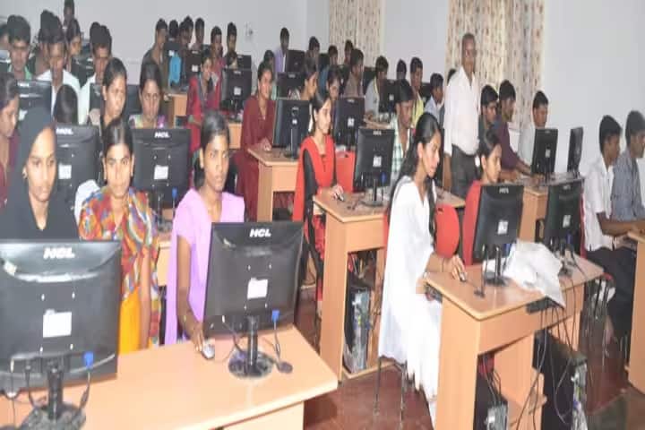 HC Boraiah Memorial SC ST First Grade College of Arts and Commerce campus in Jagalur, Karnataka, India — photo 4