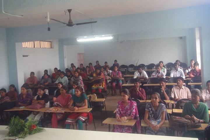Shripatrao Kadam Mahavidyalaya campus in Satara, Maharashtra, India — photo 3
