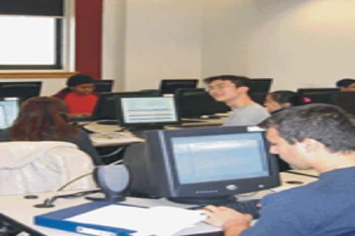 BL Academy of Higher Education campus in Meerut, Uttar Pradesh, India — photo 2