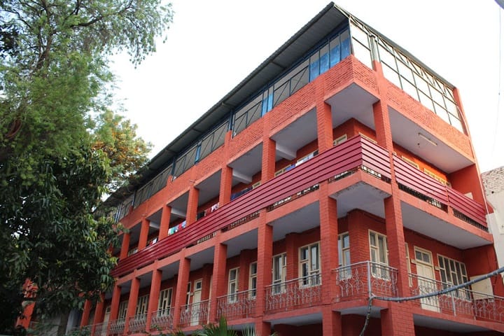 Guru Nanak Girls College campus in Ludhiana, Punjab, India — photo 2