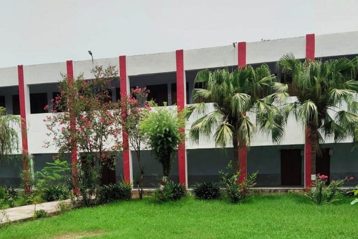 Sri Gandhi Mahavidyalaya campus in Sitapur, Uttar Pradesh, India — photo 3