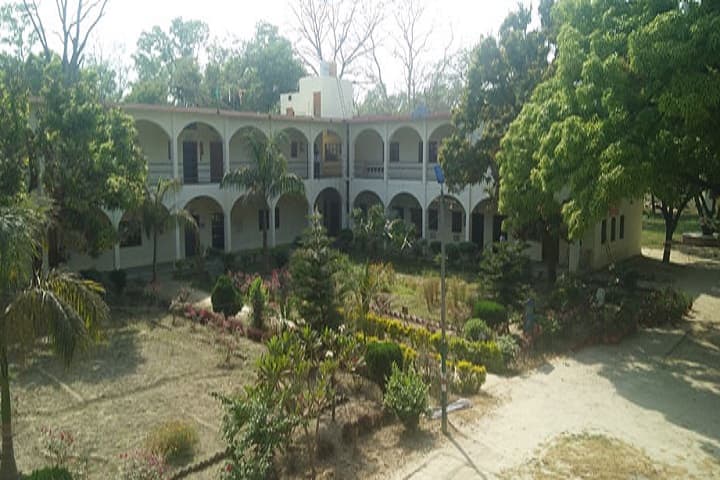 Smrati Mahavidyalaya campus in Lakhimpur Kheri, Uttar Pradesh, India — photo 3