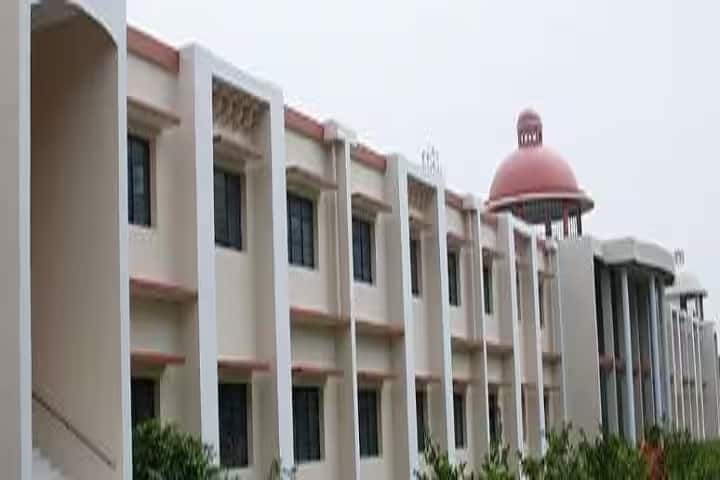 Pushp Institute of Sciences and Higher Studies campus in Pilibhit, Uttar Pradesh, India — photo 2