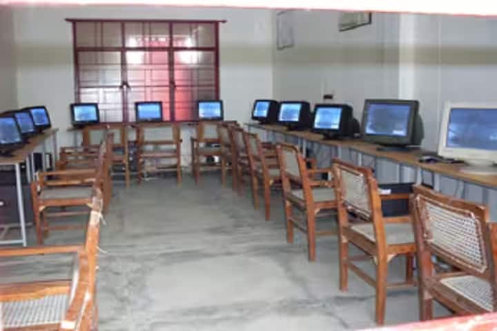 Pushp Institute of Sciences and Higher Studies campus in Pilibhit, Uttar Pradesh, India — photo 4