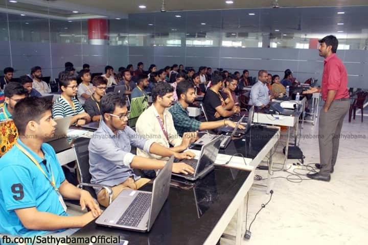 Sathyabama University campus in Chennai, Tamil Nadu, India — photo 4