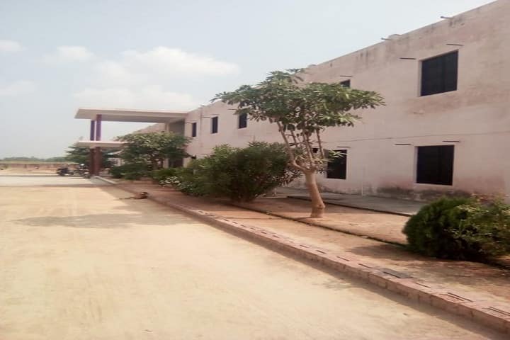 Maa Sarswati Mahavidyalaya campus in Hardoi, Uttar Pradesh, India — photo 4